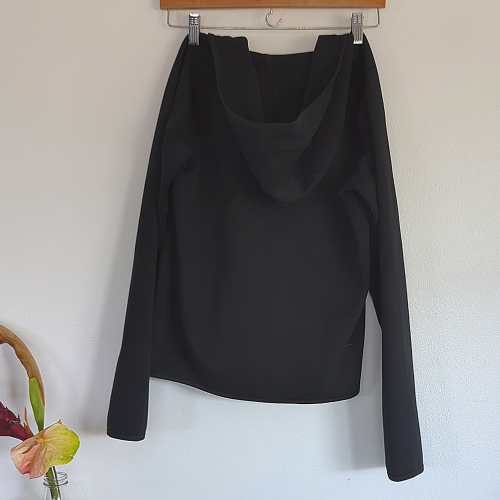 Uniqlo Lightweight Jacket - Picture 4 of 4